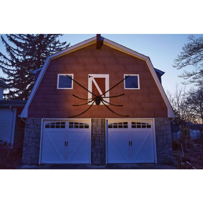 15' Gigantic Climbing Spider