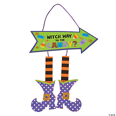 WITCH WAY TO THE CANDY SIGN CRAFT KIT